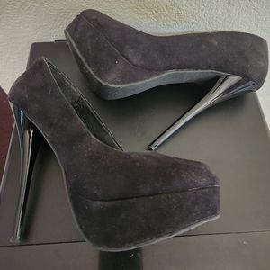 Black Suede size 7